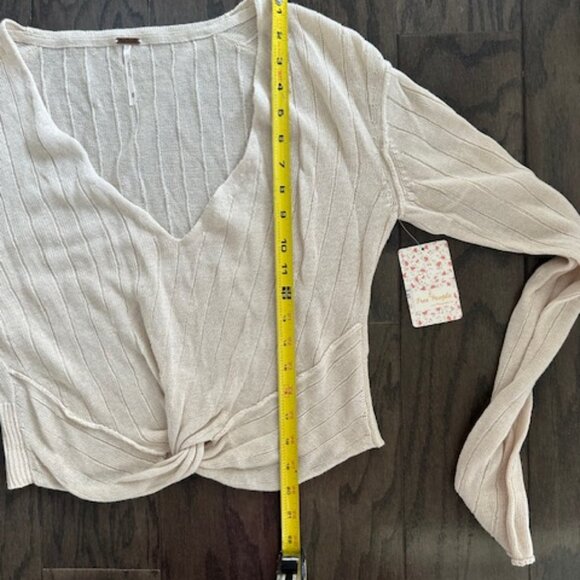 Free People NWT "Got Me Twisted" V Neck Sweater - Picture 16 of 16
